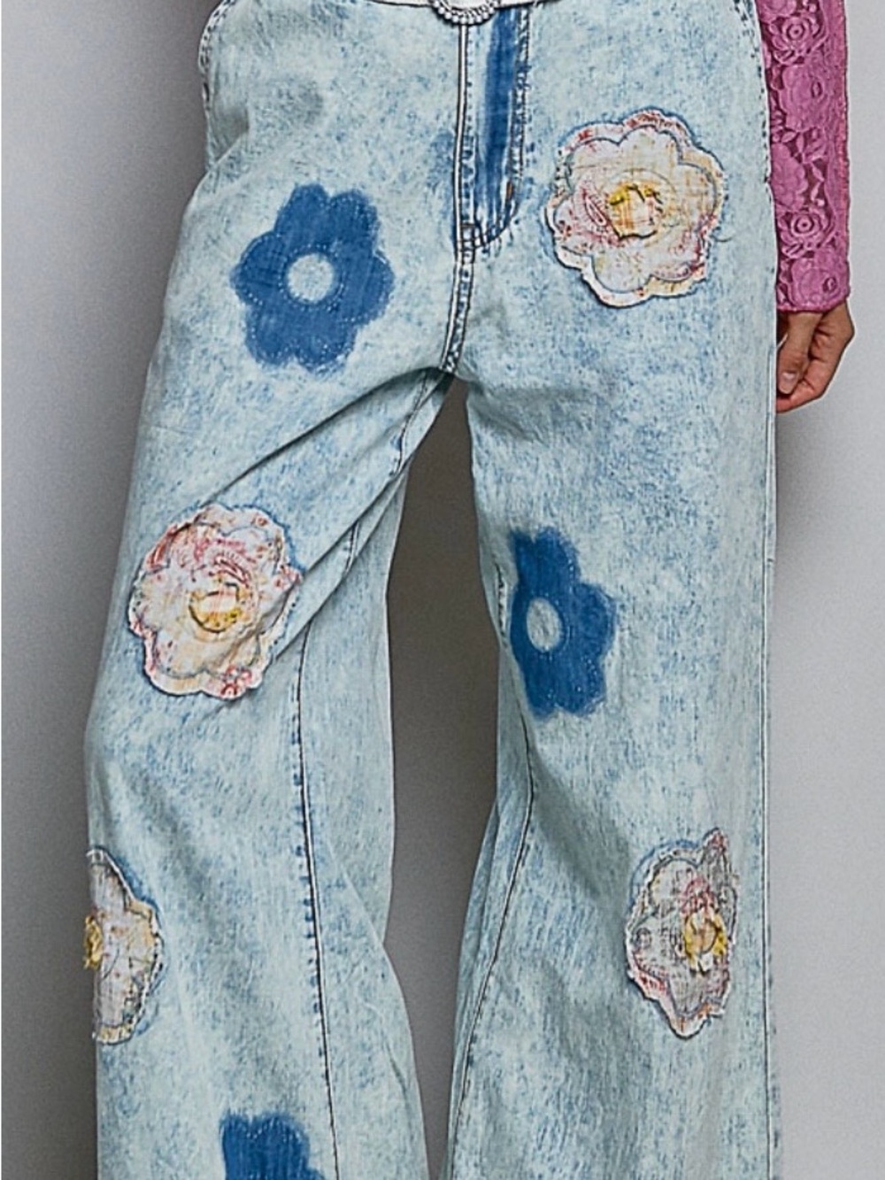 POL Light Wash Wide-Leg Jeans with Floral Patches - Blue Small